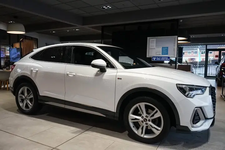 Audi Q3 2024 photo 4