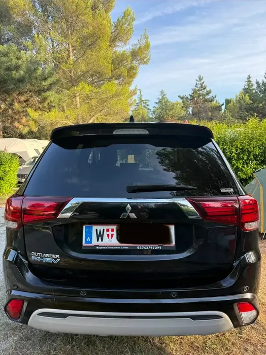 Mitsubishi Outlander 2020 photo 2