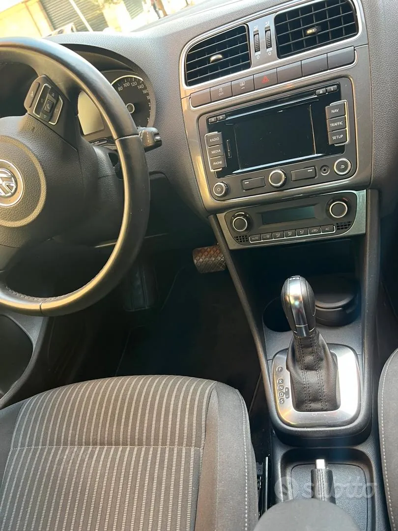Volkswagen Polo 2011 photo 4