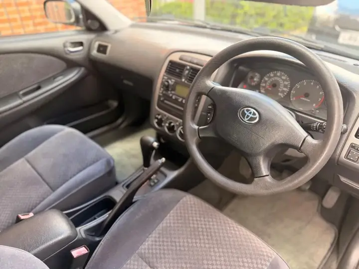 Toyota Avensis 2001 photo 5