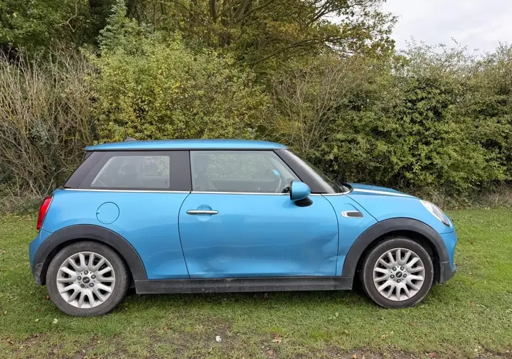 Mini Hatch 2015 photo 4