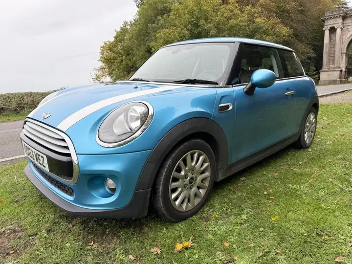 Mini Hatch 2015 photo 2