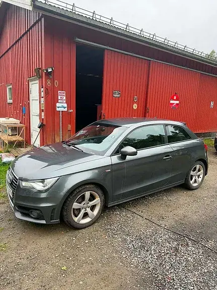 Audi A1 2011 photo 2