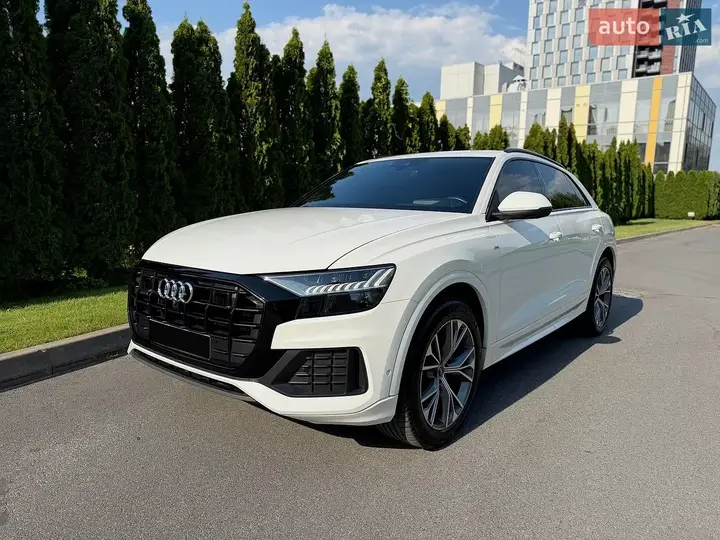 Audi Q8 2021 photo 2