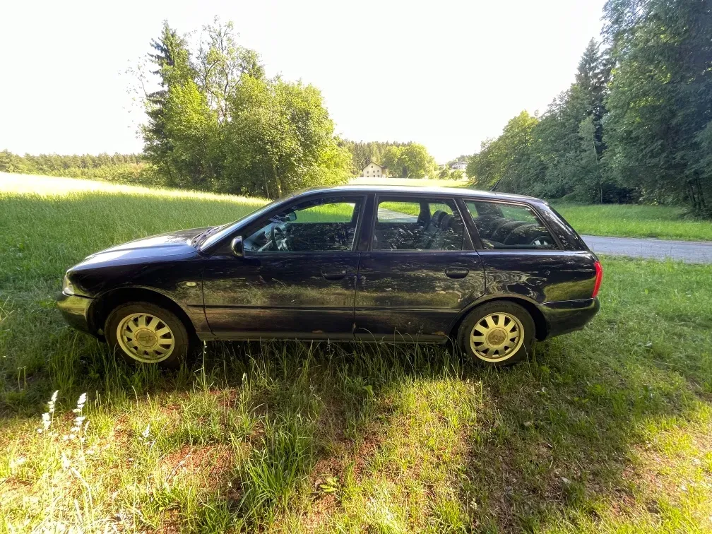 Audi A4 2001 photo 2