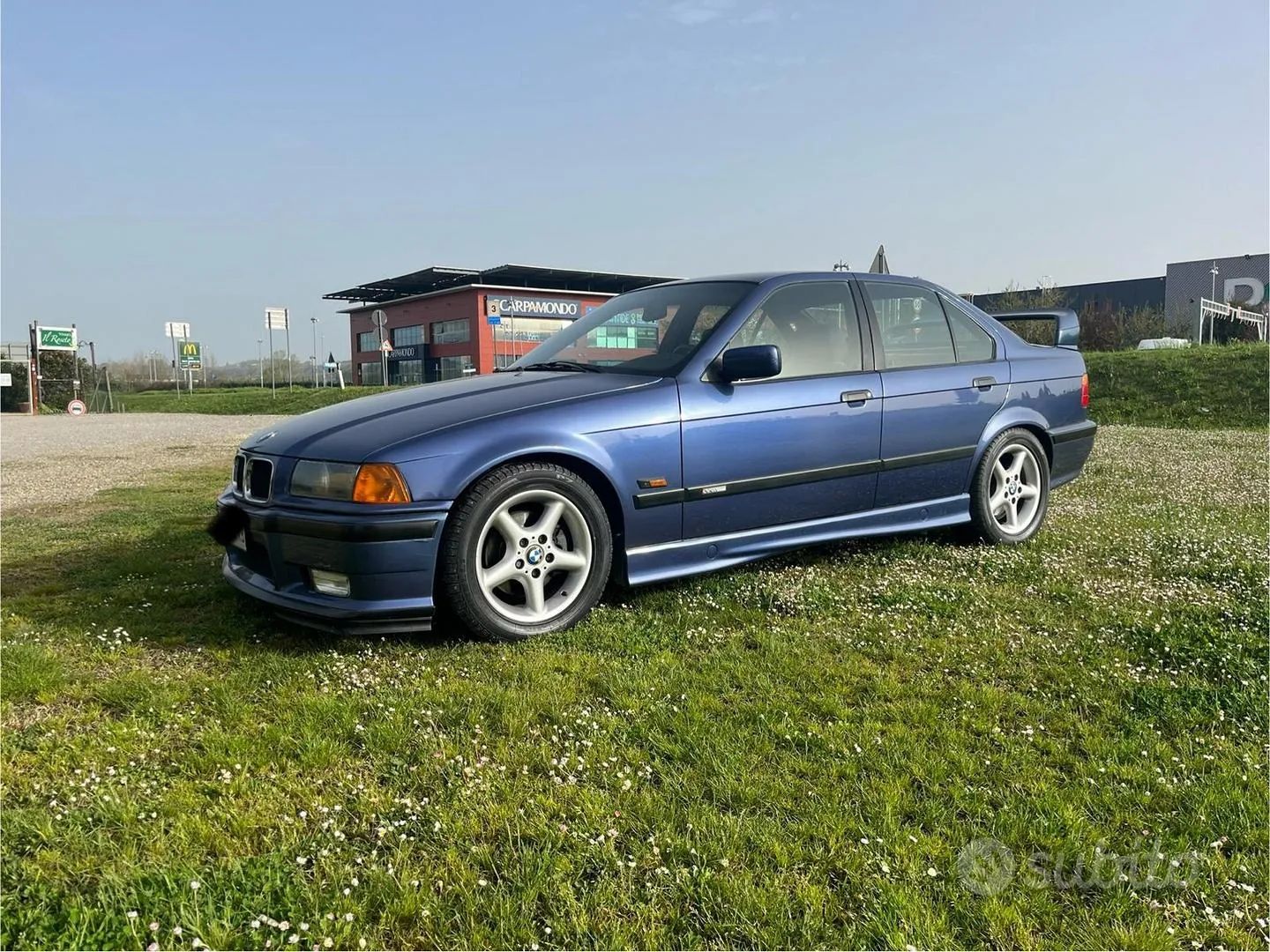 BMW 318I