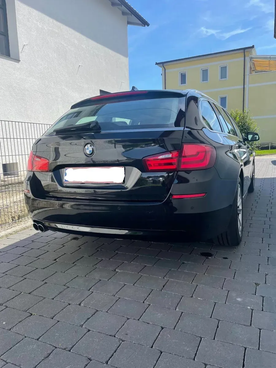 BMW 5 Series 2011 photo 3