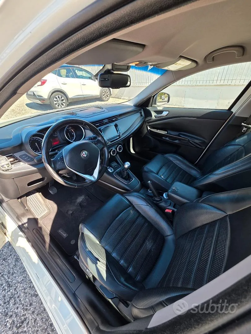 Alfa Romeo Giulietta 2016 photo 5