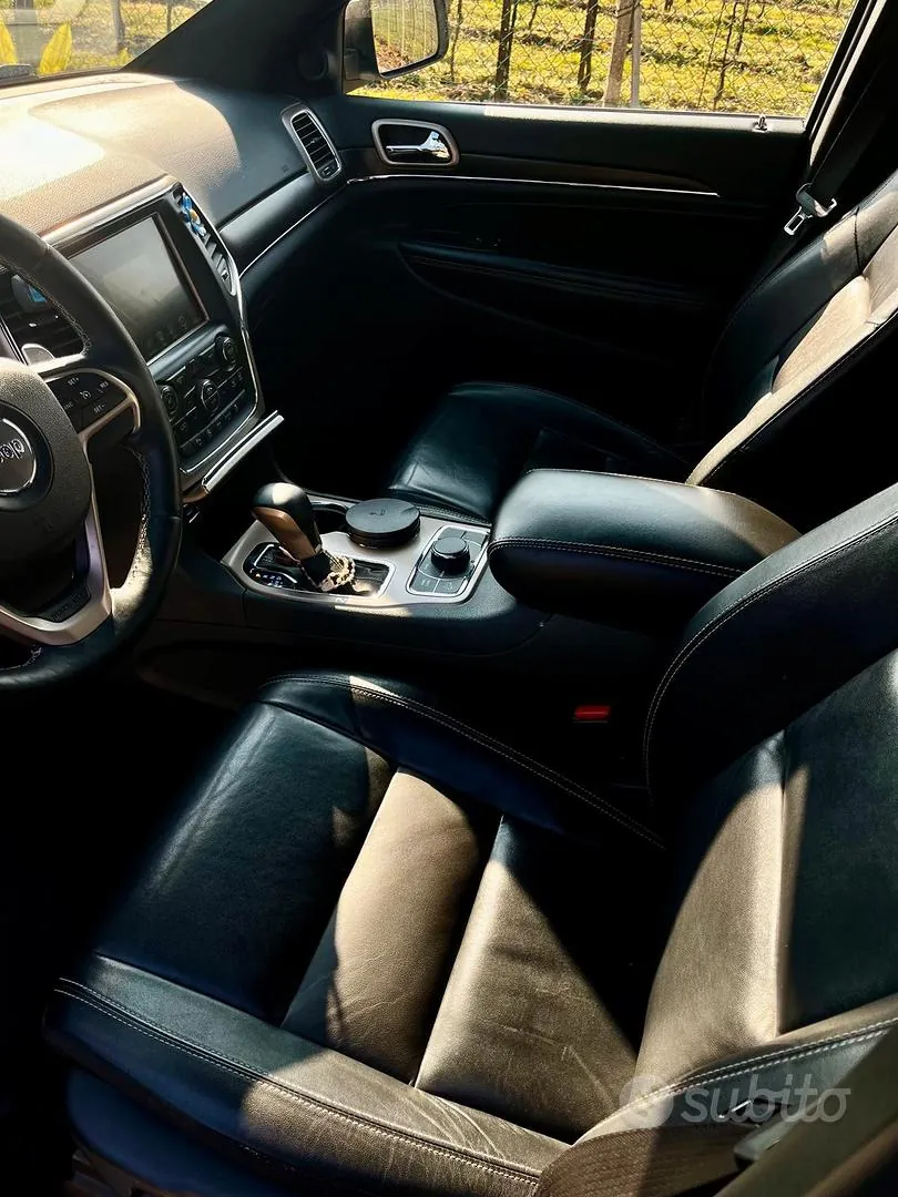 Jeep Grand Cherokee 2018 photo 3