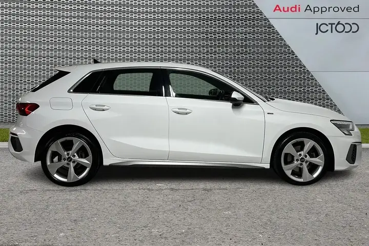 Audi A3 2022 photo 4