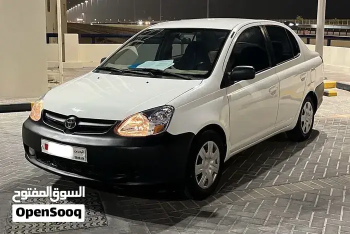 Toyota Echo 2004 photo 2