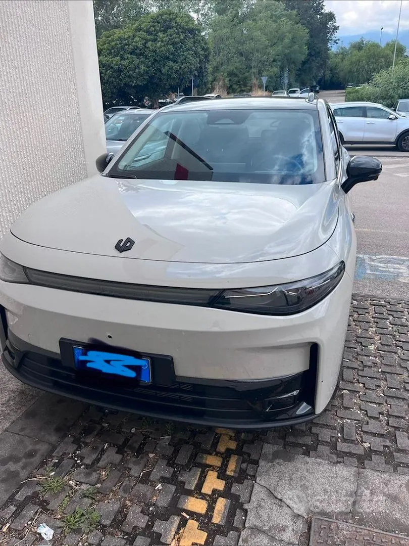 Leapmotor C10