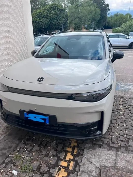 Leapmotor C10