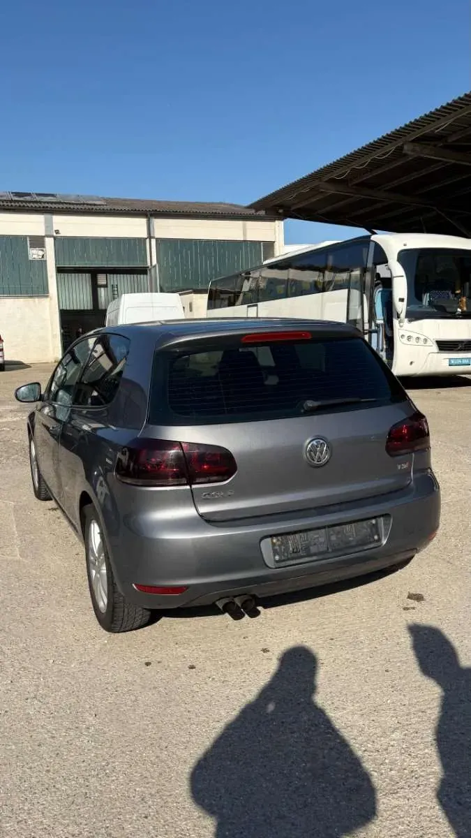 Volkswagen Golf 2010 photo 3
