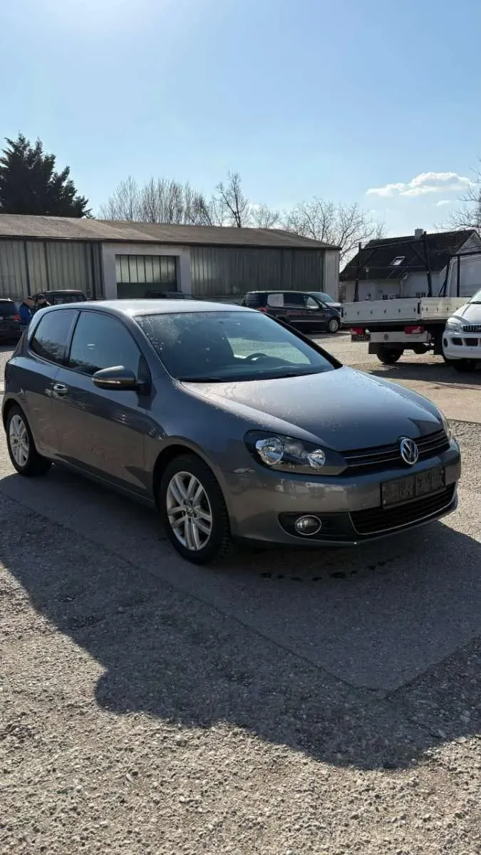 Volkswagen Golf 2010 photo 2