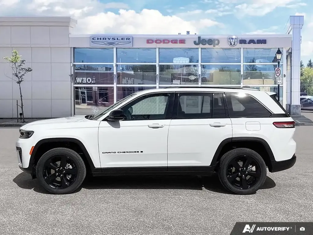 Jeep Grand Cherokee 2026 photo 5