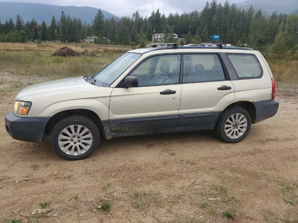 Subaru Forester 2005 photo 2