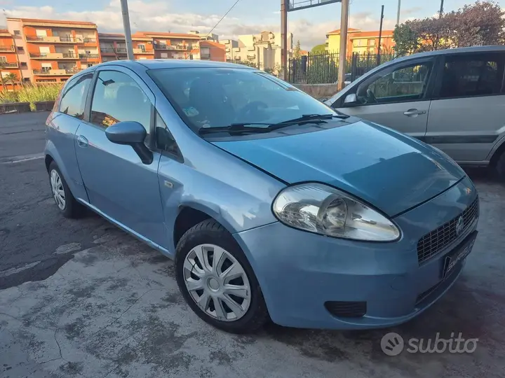 Fiat Grande Punto 2005 photo 4
