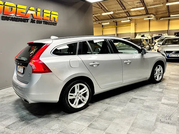 Volvo V60 2014 photo 2