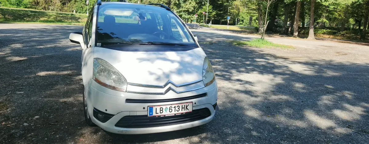 Citroen Grand C4 Picasso 2009 photo 2