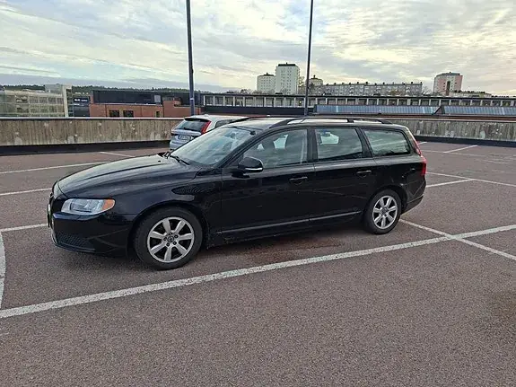 Volvo V70 2013 photo 2