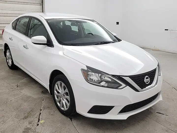 Nissan Sentra 2018 photo 3