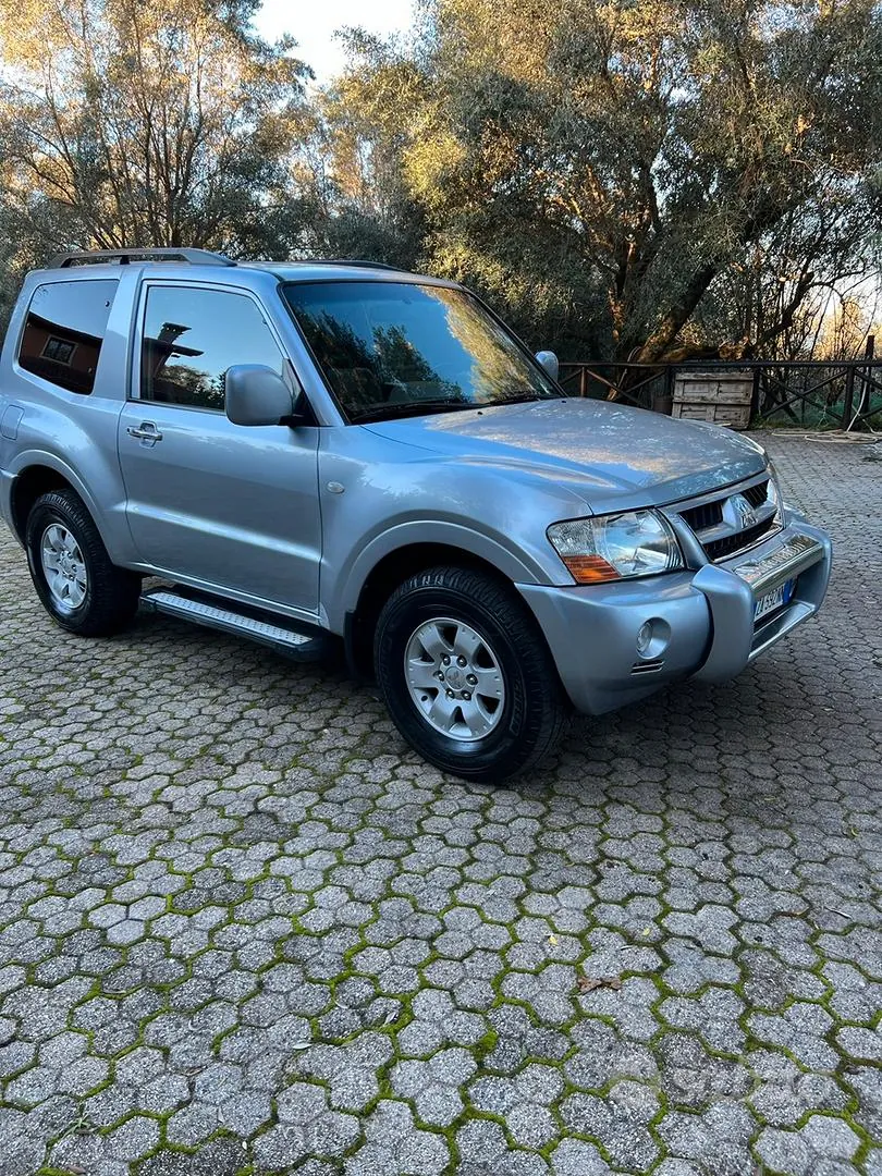 Mitsubishi Pajero 2004 photo 2