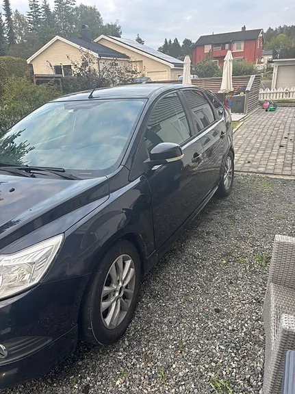 Ford Focus 2010 photo 2