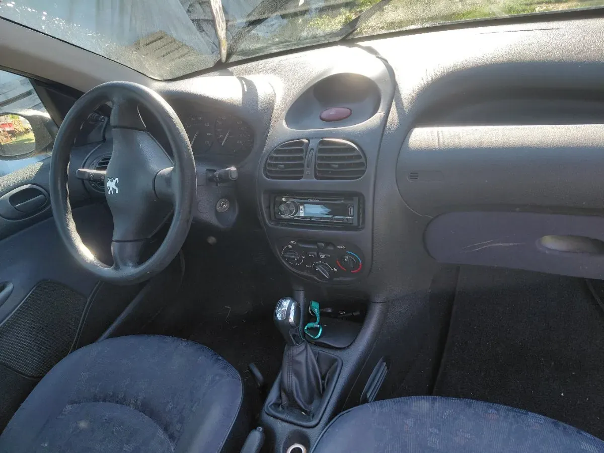 Peugeot 206 2001 photo 2