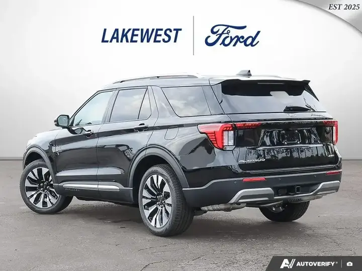 Ford Explorer 2026 photo 4