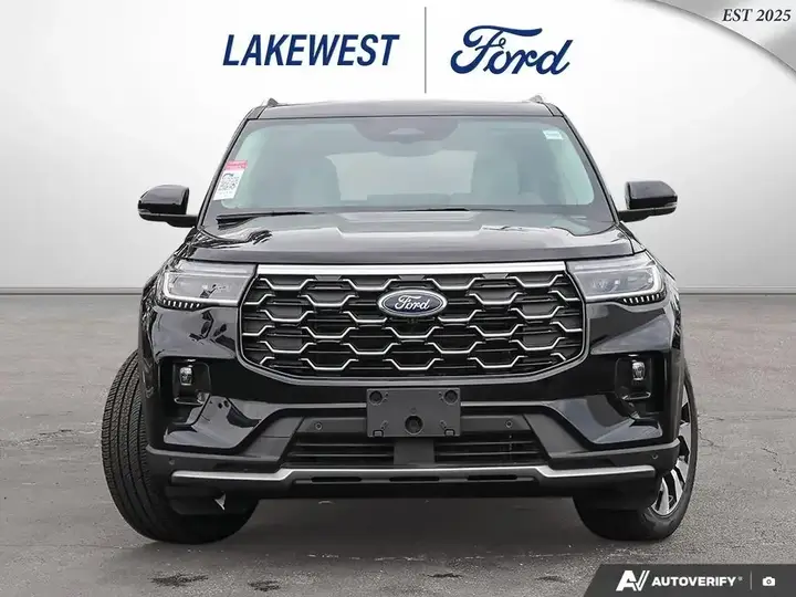 Ford Explorer 2026 photo 2
