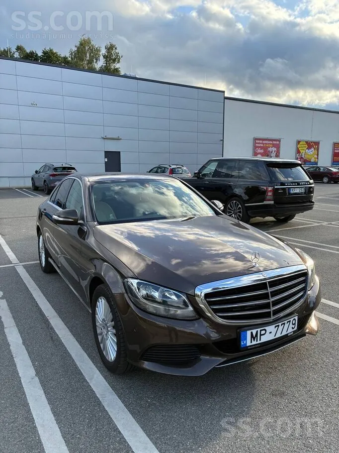 Mercedes-Benz C180 2014 photo 2