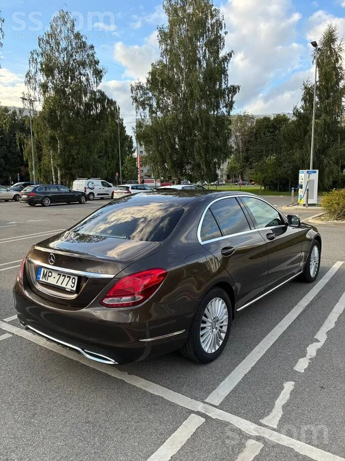 Mercedes-Benz C180 2014 photo 3