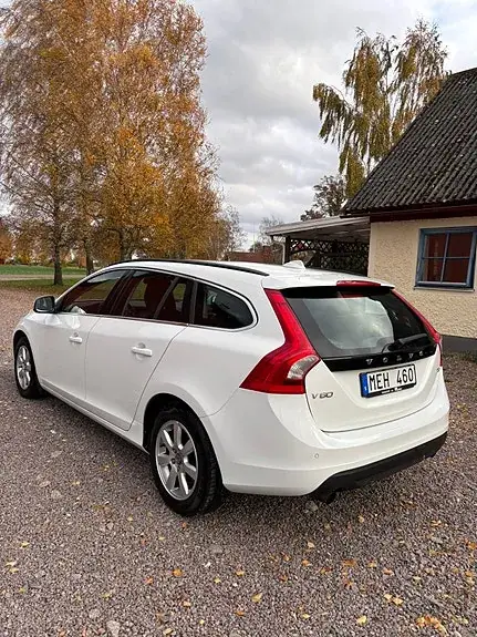 Volvo V60 2012 photo 4