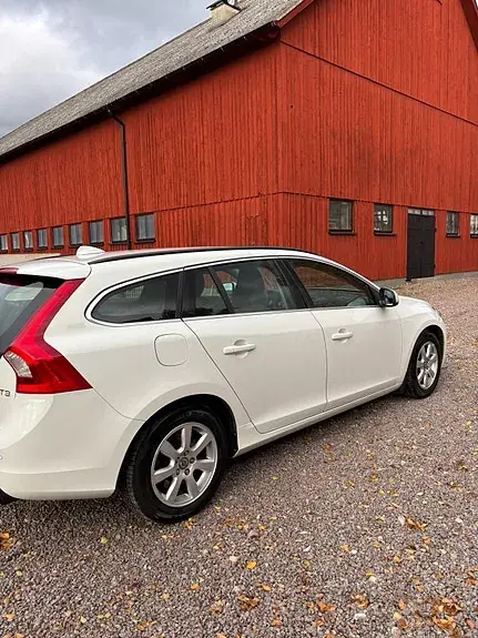 Volvo V60 2012 photo 3
