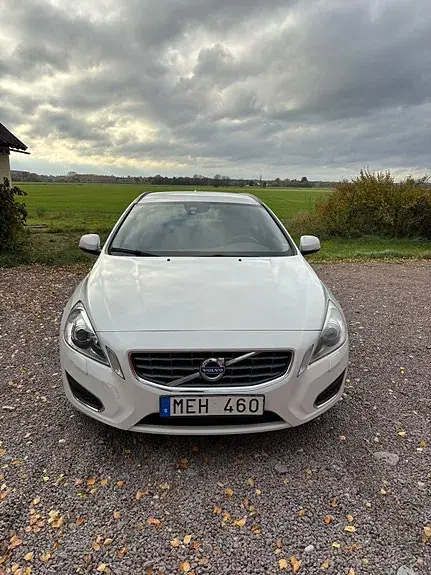Volvo V60 2012 photo 2