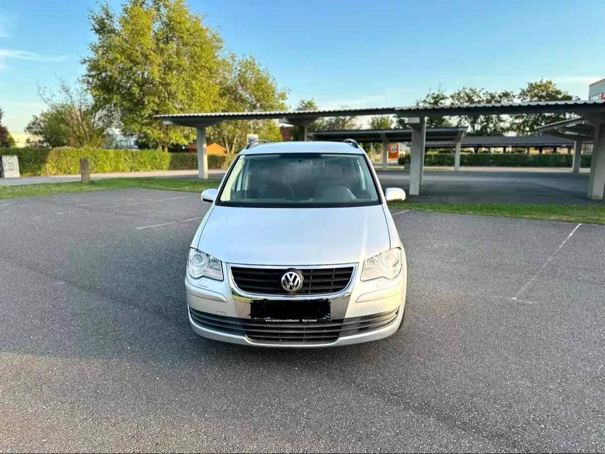 Volkswagen Touran 2007 photo 2