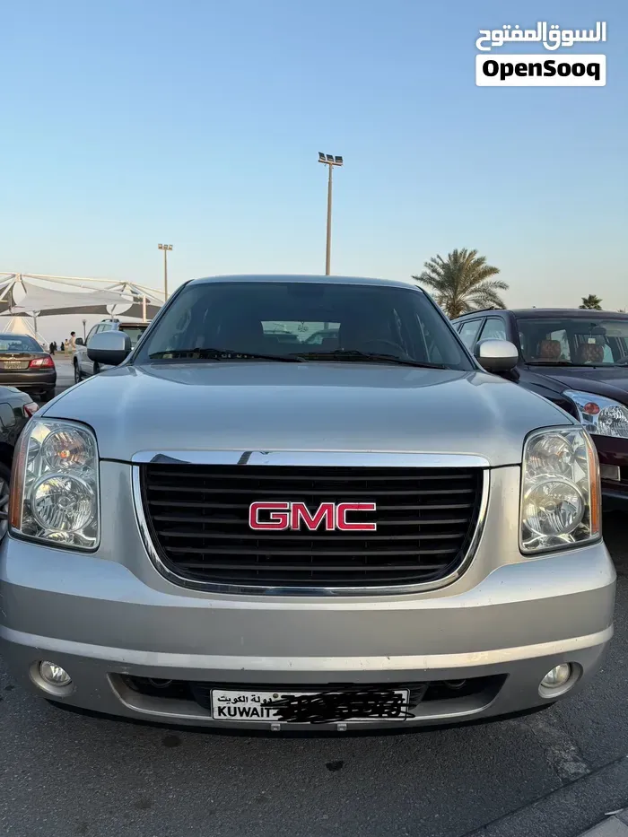 GMC Yukon 2013 photo 3
