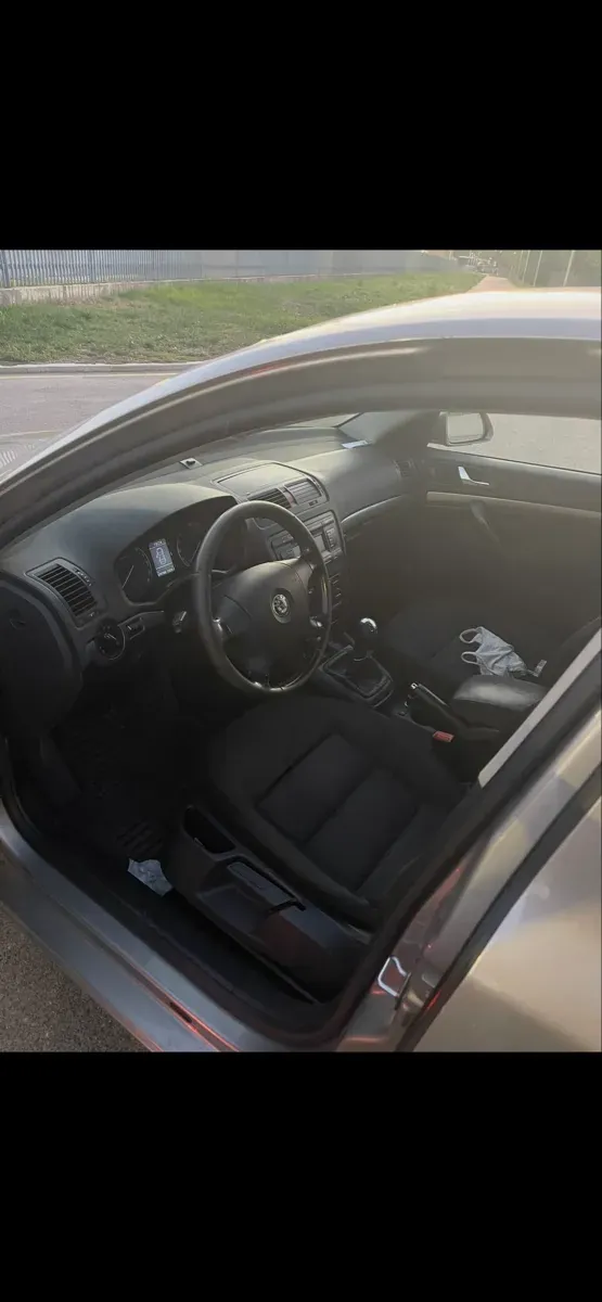 Skoda Octavia 2006 photo 3