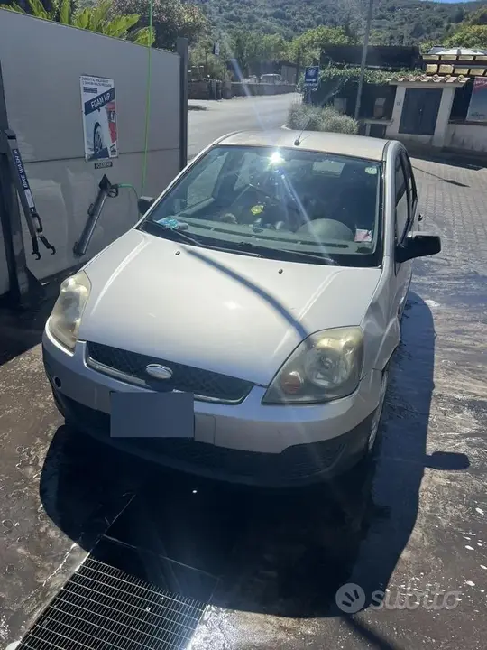 Ford Fiesta 2006 photo 2