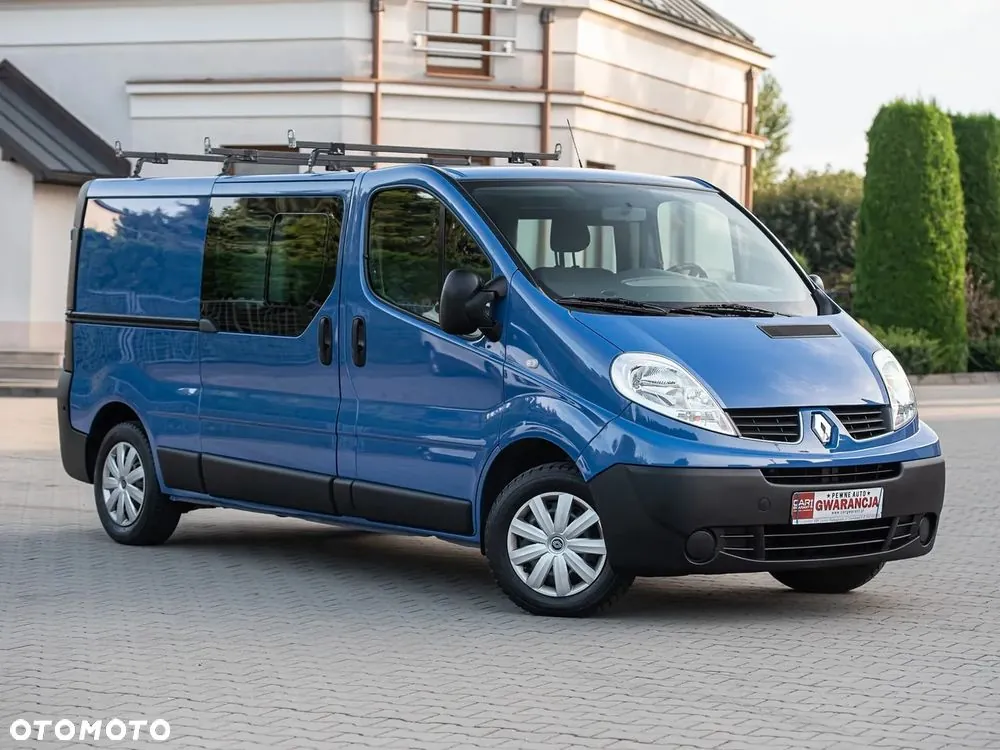 Renault Trafic 2011 photo 2