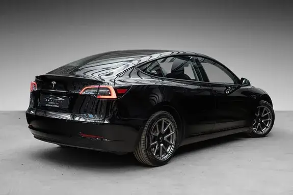 Tesla Model 3 2021 photo 5