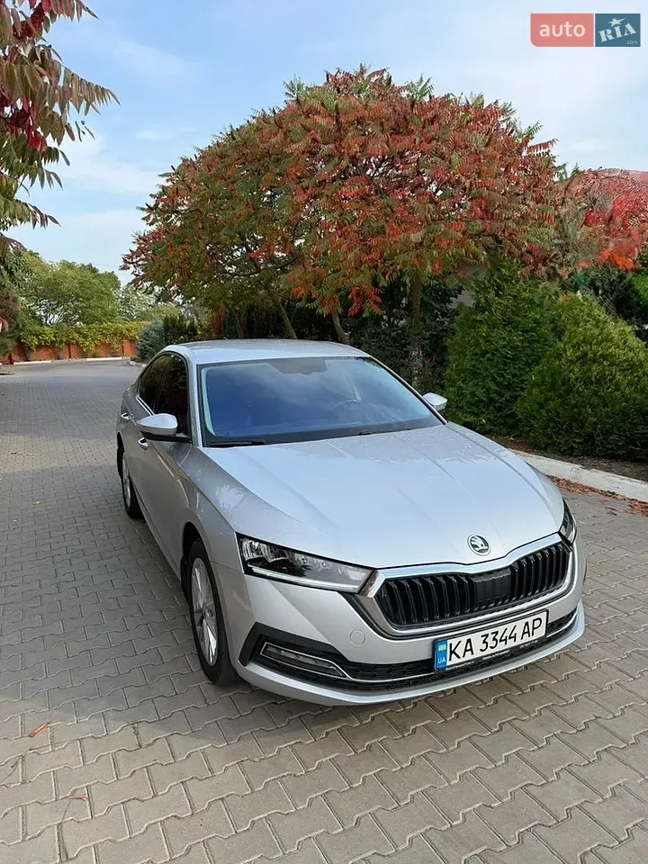 Skoda Octavia 2023 photo 2