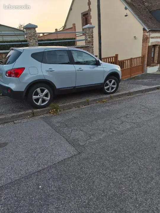 Nissan Qashqai 2009 photo 2