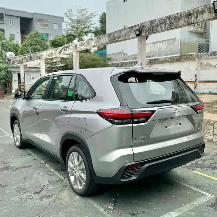 Toyota Innova Cross 2026 photo 5