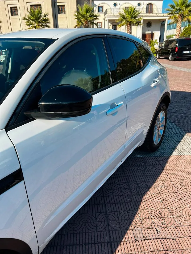 Jaguar E-Pace 2019 photo 3