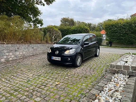 Volkswagen Up 2015 photo 2