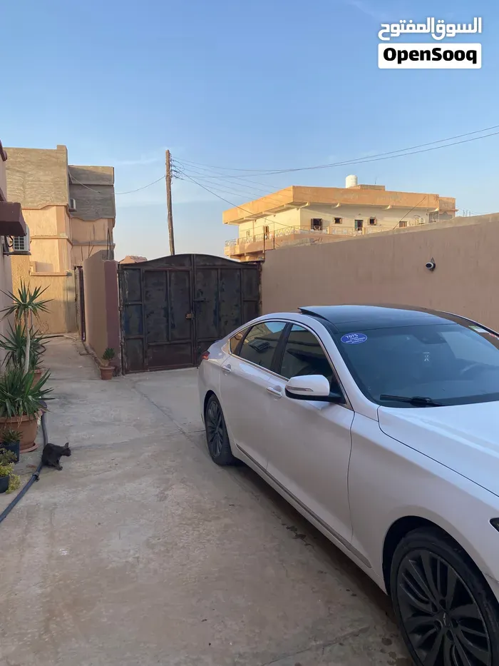 Genesis G80 2016 photo 2