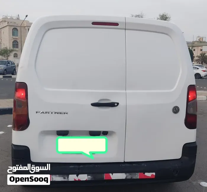 Peugeot Partner 2022 photo 2