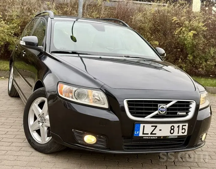 Volvo V50 2009 photo 2